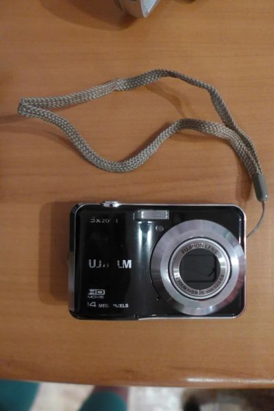 Лот: 6728163. Фото: 1. цифровой фотоаппарат Fujifilm... Цифровые компактные