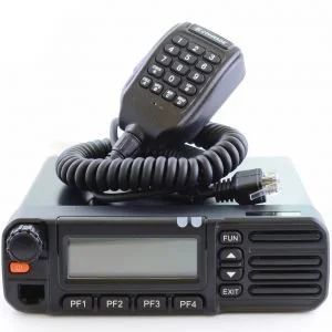 Лот: 13499188. Фото: 1. Радиостанция Comrade R90 UHF. Рации, радиостанции