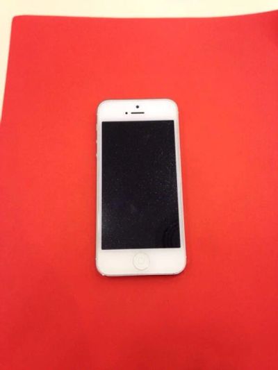 Лот: 3520918. Фото: 1. Продам Apple iPhone 5 white 16... Смартфоны