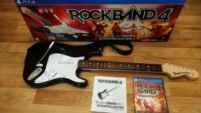 Лот: 12776575. Фото: 1. Игровой комплект Mad Catz Fender... Аксессуары для игровых приставок, консолей, геймпады