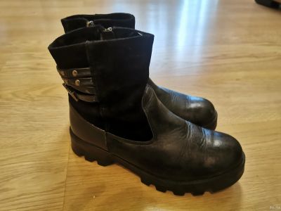 Лот: 18242073. Фото: 1. Ботинки, полусапоги девочке 36-36... Ботинки
