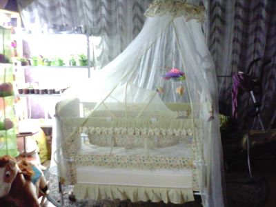 Лот: 4985759. Фото: 1. Продам детскую кроватку со свем... Детские кровати и кроватки