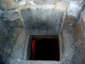 Лот: 2144180. Фото: 1. Погреб во дворе пятиэтажки Гусарова... Подвалы, погреба, кладовые
