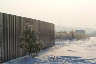 Лот: 5045719. Фото: 1. Забор из профлиста дачный. Ворота, заборы, шлагбаумы