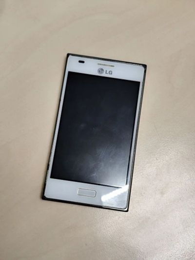 Лот: 25383540. Фото: 1. LG Optimus L5 E612. Смартфоны