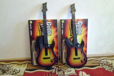 Лот: 3251047. Фото: 1. Гитара Guitar Hero VI для XBOX... Аксессуары для игровых приставок, консолей, геймпады
