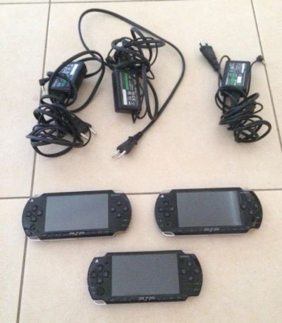 Лот: 6088308. Фото: 1. PSP 3 шт). Игровые приставки, консоли