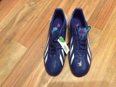 Лот: 4489713. Фото: 1. Бутсы грунтовки adidas f 50. Кеды, кроссовки, слипоны