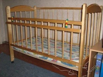 Лот: 1032465. Фото: 1. Кроватка на маятнике. Детские кровати и кроватки