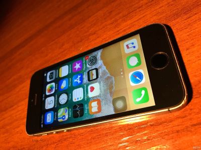 Лот: 13328804. Фото: 1. iPhone 5s 16gb space gray. Смартфоны