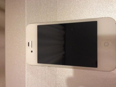 Лот: 3347956. Фото: 1. Продам IPhone 4s 32Gb White. Смартфоны