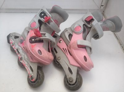 Лот: 20613776. Фото: 1. Детские роликовые коньки, размер... Роликовые коньки, скейтборды, самокаты