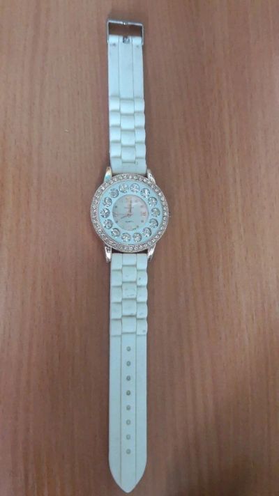 Лот: 11018262. Фото: 1. Часы женские. Оригинальные наручные часы