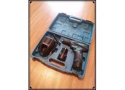Лот: 10068224. Фото: 1. Отличный шуруповерт Makita DF330DWE... Электроинструмент