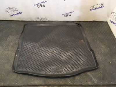 Лот: 21711619. Фото: 1. ковер багажника Ford Focus CB4. Двигатель и элементы двигателя
