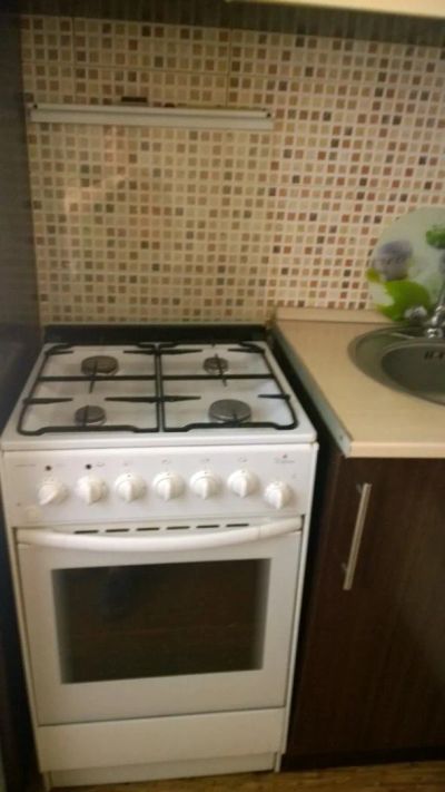Лот: 5984939. Фото: 1. Газовая комбинированная плита... Плиты, духовые шкафы, варочные поверхности