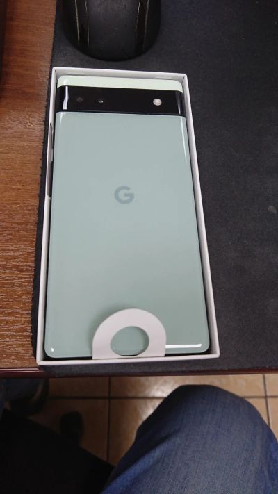 Лот: 19823175. Фото: 1. Смартфон Google Pixel 6a. Смартфоны