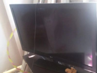 Лот: 7578205. Фото: 1. телевизор (поврежден экран) lg... Телевизоры