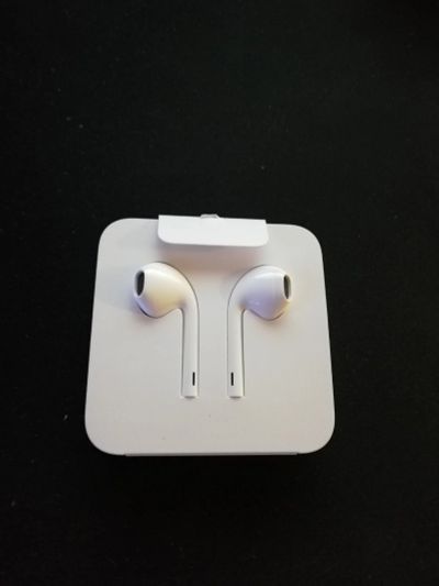 Лот: 15231083. Фото: 1. earpods lightning. Красноярск