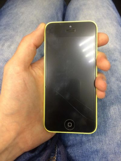 Лот: 9595033. Фото: 1. iPhone 5c 16гб жёлтый. Смартфоны