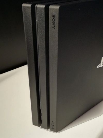 Лот: 15645165. Фото: 1. Playstation 4 pro. Игровые приставки, консоли