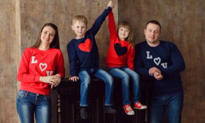 Лот: 6459129. Фото: 1. Свитшот синий-красный. Family... Свитера, худи, толстовки