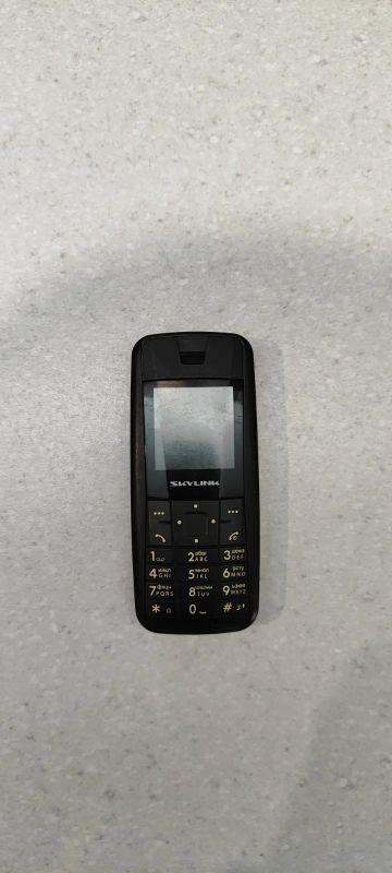 Лот: 21247780. Фото: 1. CDMA телефон Skylink. Кнопочные мобильные телефоны