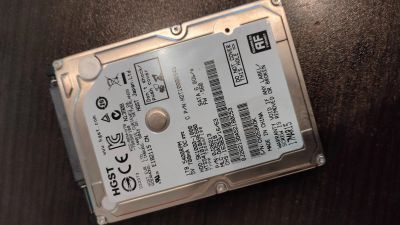 Лот: 17277554. Фото: 1. Hitachi 5K1000 HTS541010A9E680... Жёсткие диски (HDD)