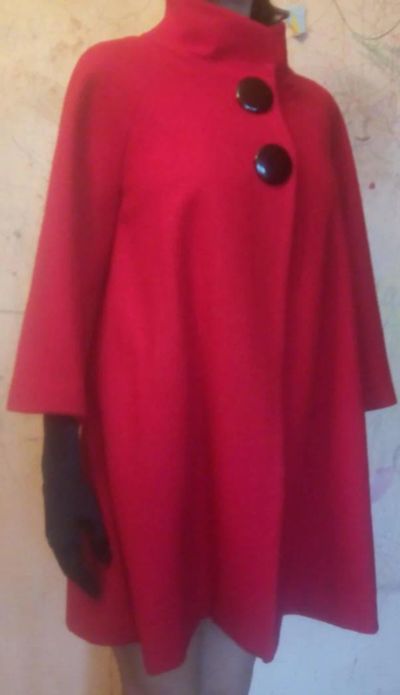 Лот: 5953612. Фото: 1. Пальто красное + перчатки длинные... Верхняя одежда