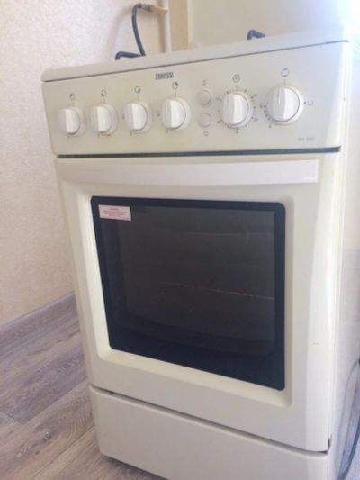 Лот: 10032345. Фото: 1. Продам плиту Zanussi ZCG 569 GW1. Плиты, духовые шкафы, варочные поверхности