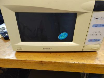 Лот: 21116333. Фото: 1. Микроволновка Samsung. Микроволновки, мини-печи