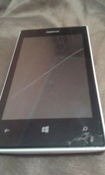 Лот: 6862045. Фото: 1. Nokia Lumia 520 Читать Описание... Смартфоны