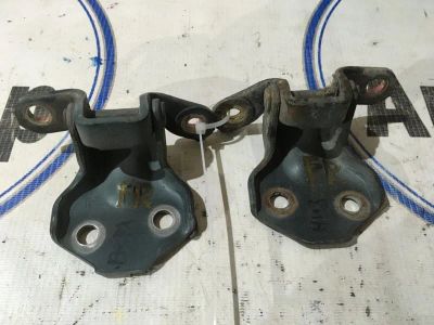 Лот: 21719183. Фото: 1. кронштейн двери Mazda Demio DW3W. Двигатель и элементы двигателя