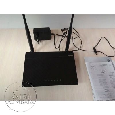 Лот: 11250839. Фото: 1. Продам маршрутизатор Asus RT-N12... Маршрутизаторы (роутеры)