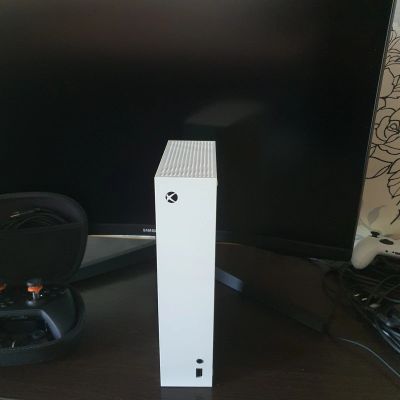 Лот: 19133834. Фото: 1. Xbox series S - состояние новой... Игровые приставки, консоли