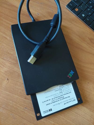 Лот: 20316491. Фото: 1. Floppy привод IBM, USB. Приводы CD, DVD, BR, FDD