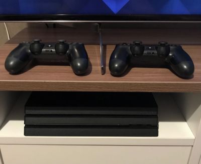 Лот: 18927136. Фото: 1. PlayStation 4 PRO. Аксессуары для игровых приставок, консолей, геймпады