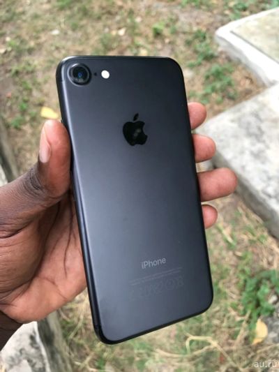 Лот: 13793288. Фото: 1. iPhone 7 32GB Black. Смартфоны