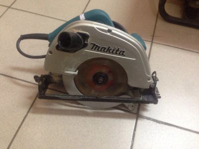 Лот: 9510036. Фото: 1. Циркулярная пила Makita 5704R. Электроинструмент