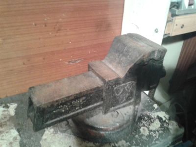 Лот: 3283033. Фото: 1. продам тиски. Ручной инструмент