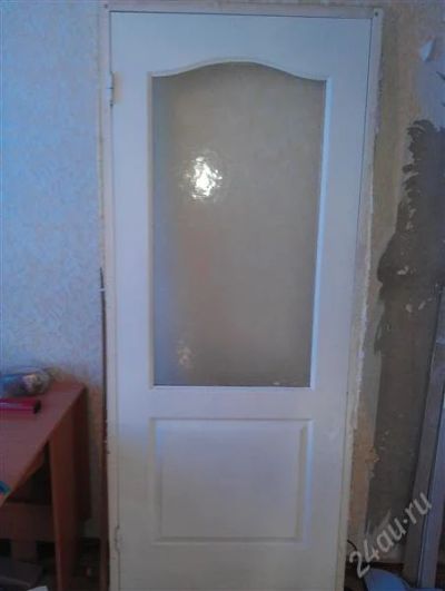 Лот: 2456197. Фото: 1. дверь со стеклом 80см с коробкой. Двери межкомнатные
