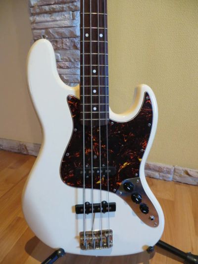 Лот: 9969573. Фото: 1. Fender Jazz Bass(Vintage`62... Гитары