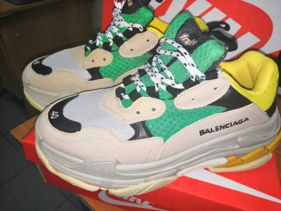 Лот: 12724084. Фото: 1. Кроссовки Balenciaga. Кеды, кроссовки, слипоны
