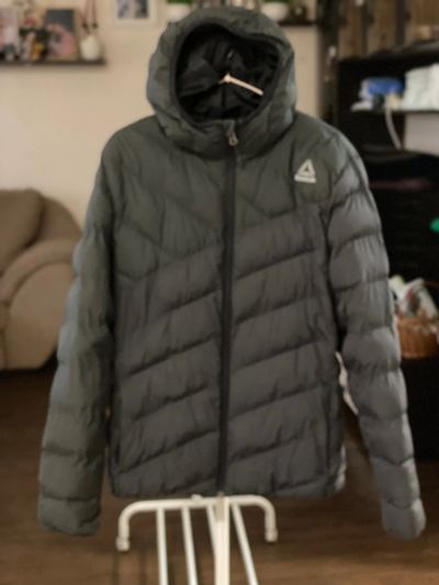 Лот: 18376472. Фото: 1. Мужская куртка reebok M размер. Верхняя одежда