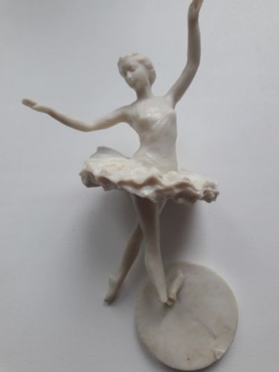 Лот: 18231725. Фото: 1. Статуэтка балерина. Фарфор, керамика