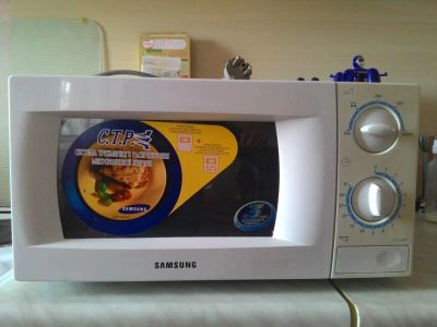 Лот: 7493611. Фото: 1. Микроволновая печь Samsung. Микроволновки, мини-печи