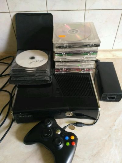 Лот: 14476307. Фото: 1. Xbox 360 прошитый+50 дисков. Игры для консолей