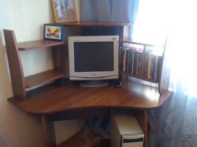 Лот: 9123519. Фото: 1. Стол компьютерный. Компьютерные и письменные столы