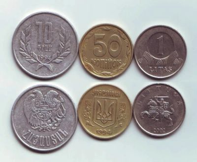 Лот: 19311475. Фото: 1. Монеты - разные всякие 3 шт... Наборы монет