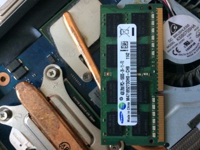 Лот: 11951684. Фото: 1. Оперативная память DDR 3 4GB M471B5273DH0-CH9. Оперативная память